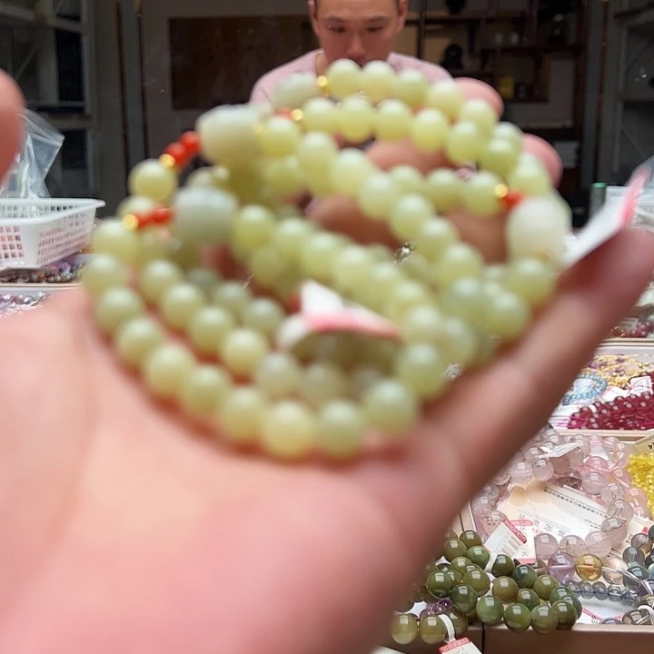 水晶手串未镶嵌路路通手串