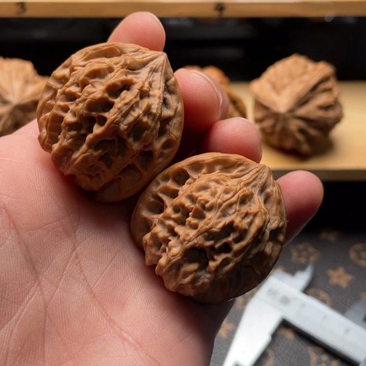 核桃火麒麟文玩核桃