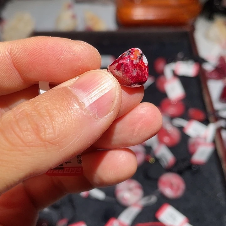 天然辰砂原矿随行吊坠