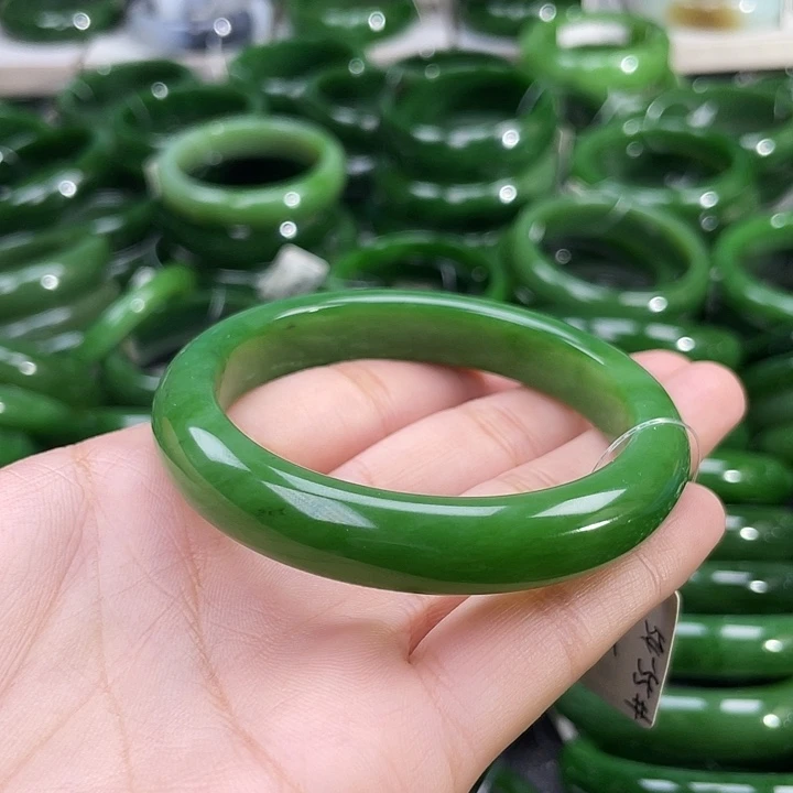 未镶嵌手镯和田玉（碧玉）