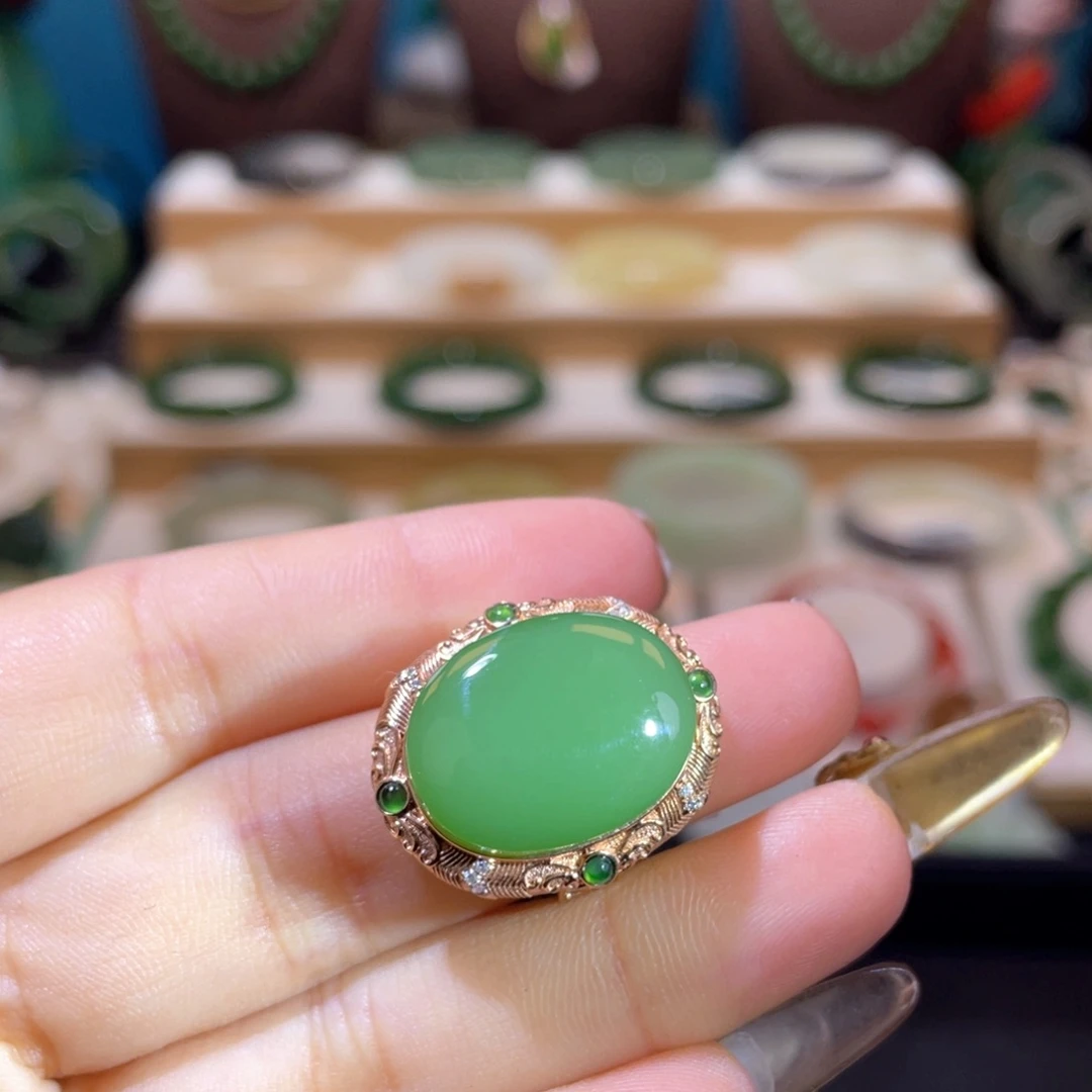 和田玉高品18Ｋ粉绿戒指18K金镶嵌