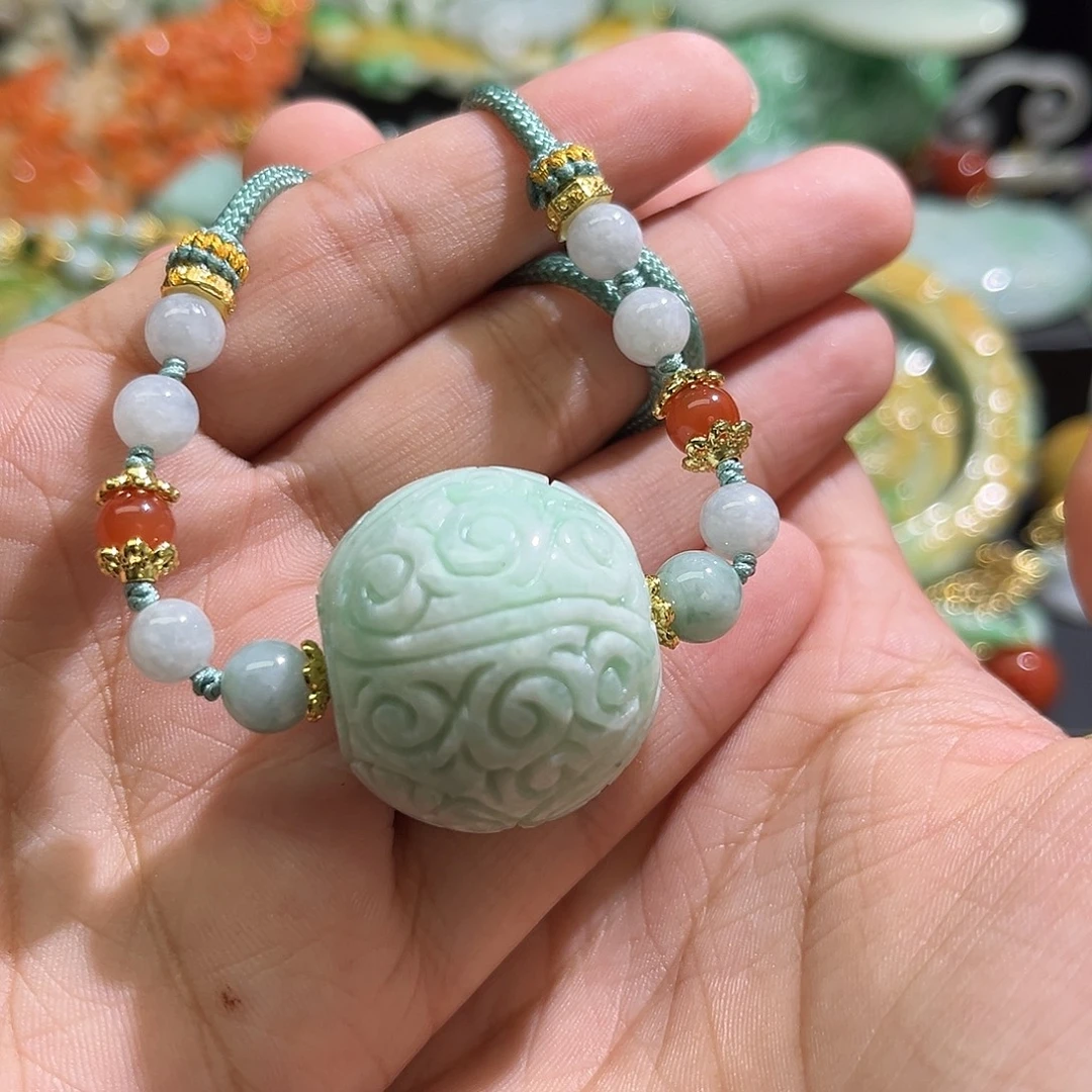 翡翠未镶嵌颈饰待编织