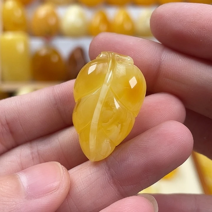 未镶嵌颈饰蜜蜡3.9克