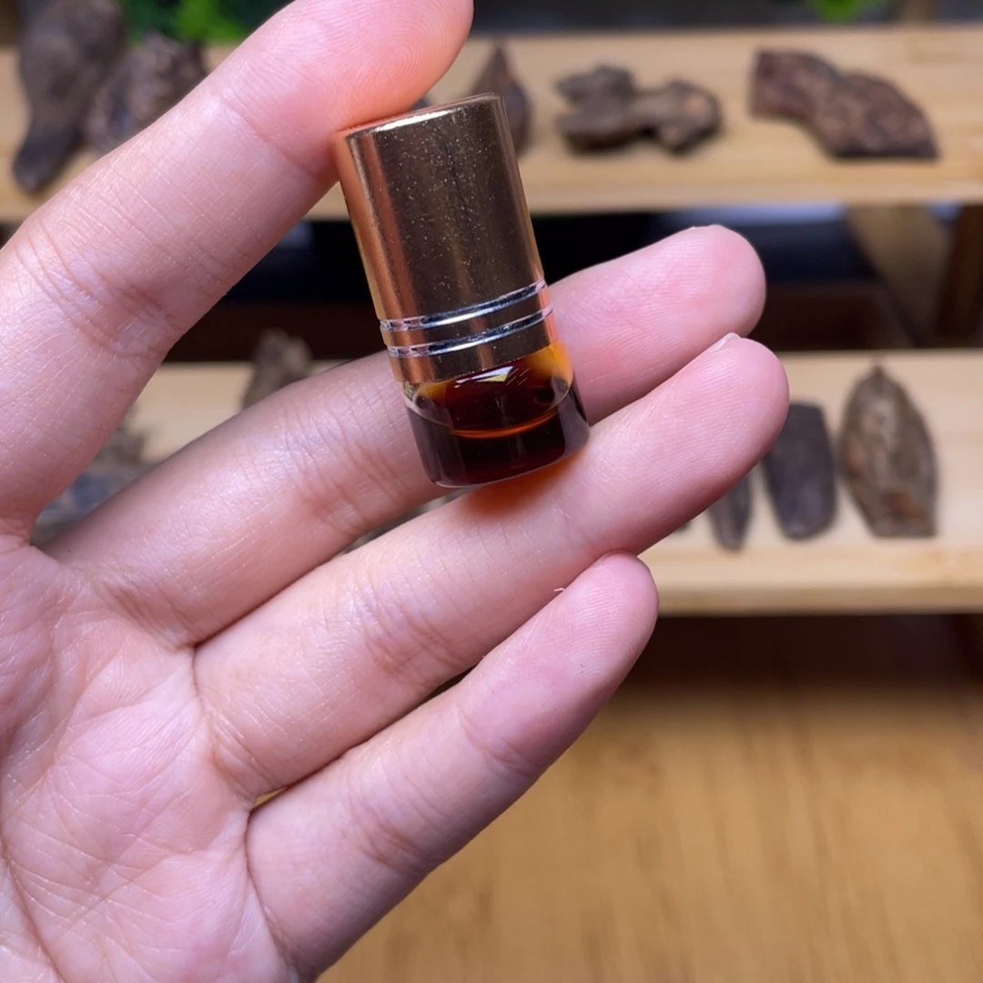 1克海南绿棋精油香