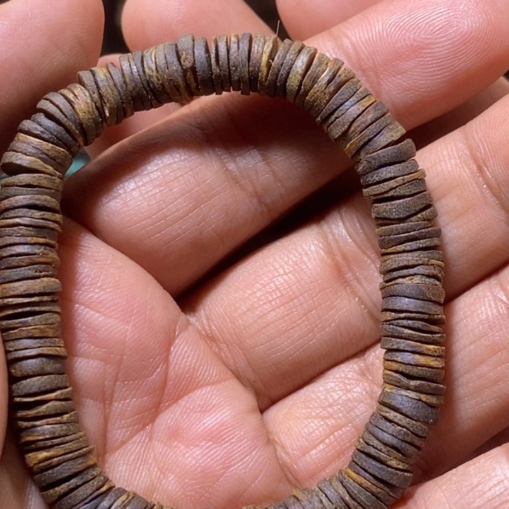 沉香手串配饰设计风格