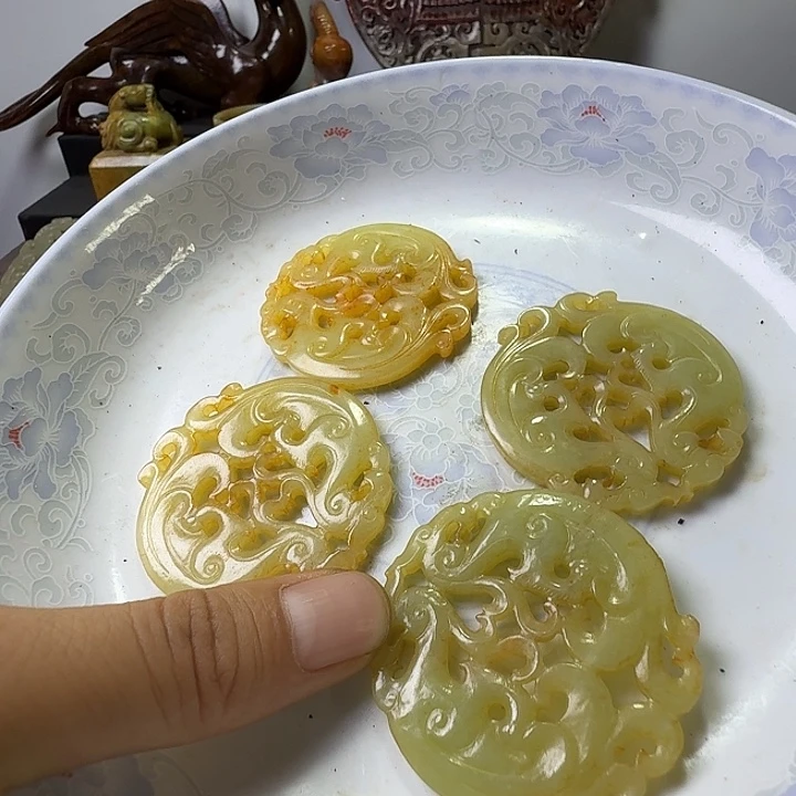 哄***哄摆件我在外面吃饭呢你在哪