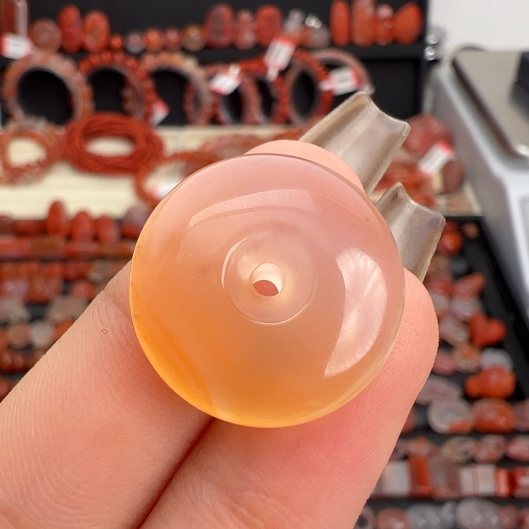 南红玛瑙未镶嵌颈饰平安扣