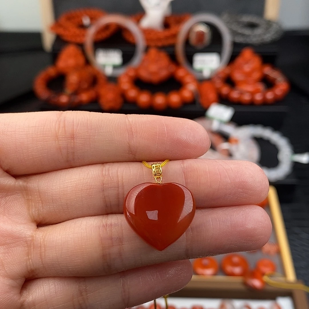 南红玛瑙18K金镶嵌四川凉山瓦西吊坠