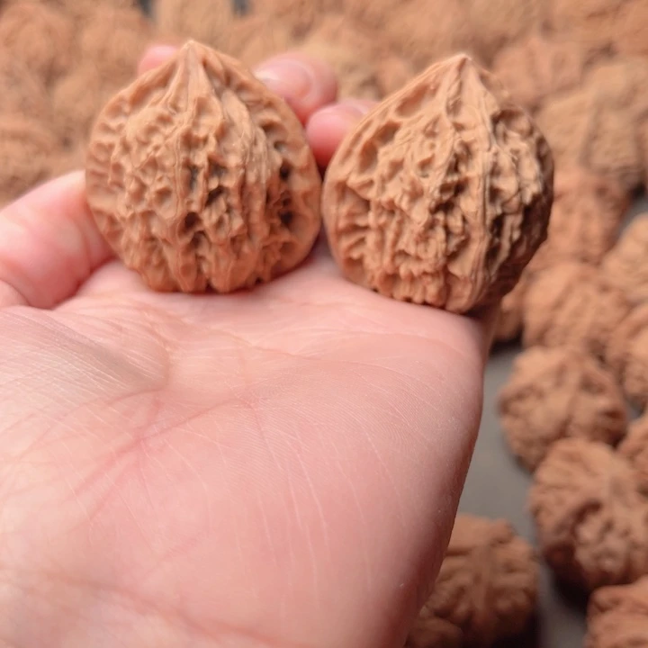 渡***坊文玩核桃吊坠三愣一对