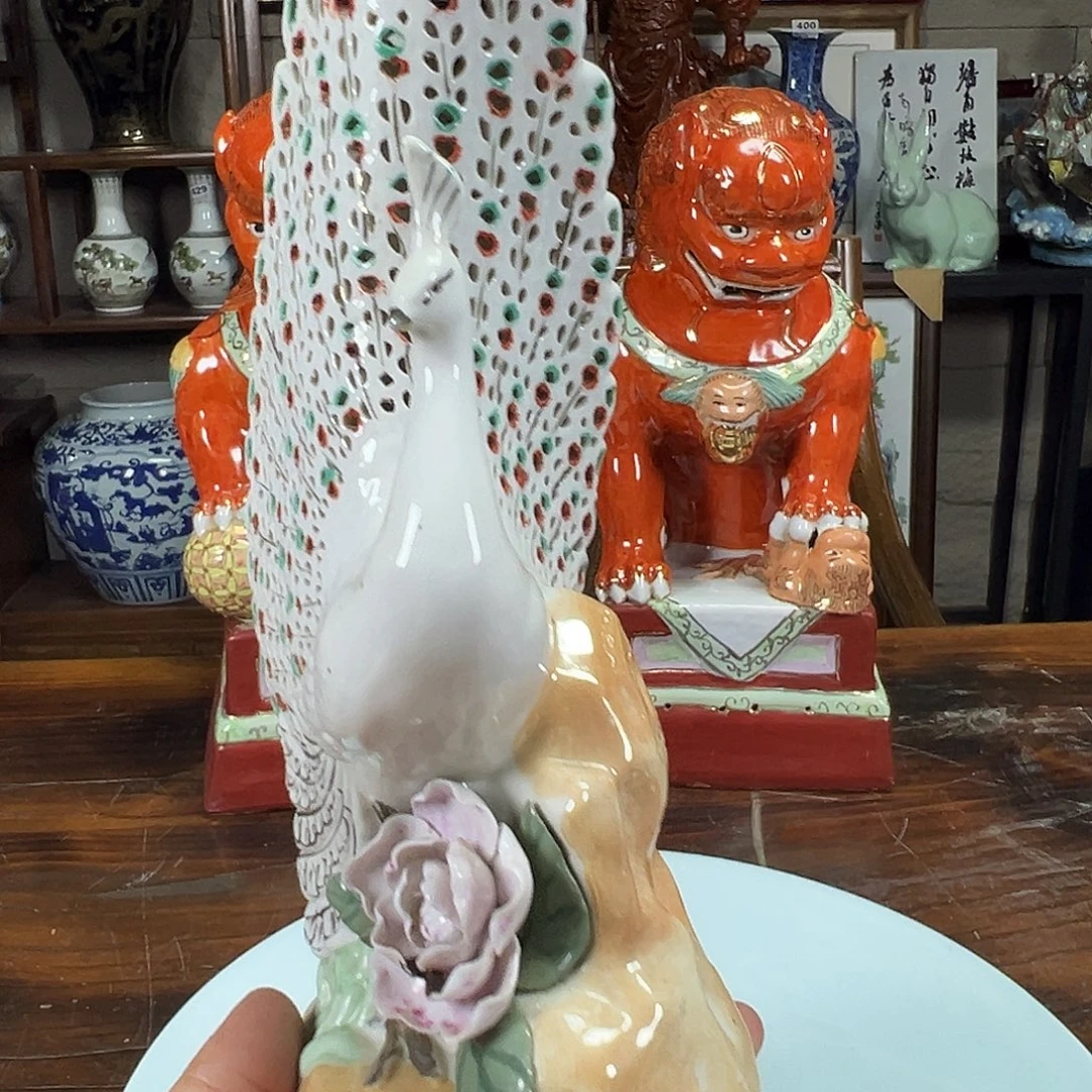 雕塑釉上彩台柱灯