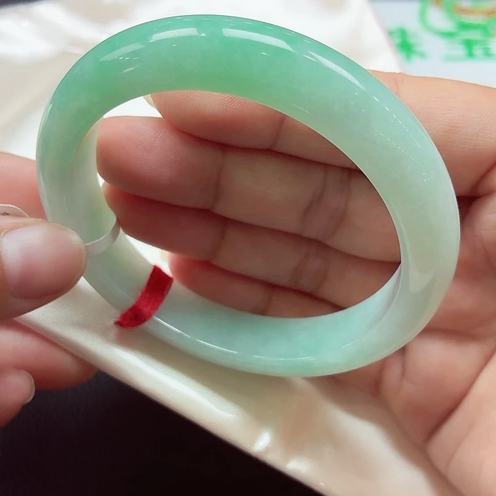 翡翠未镶嵌手镯天然缅甸A货翡翠（完美）