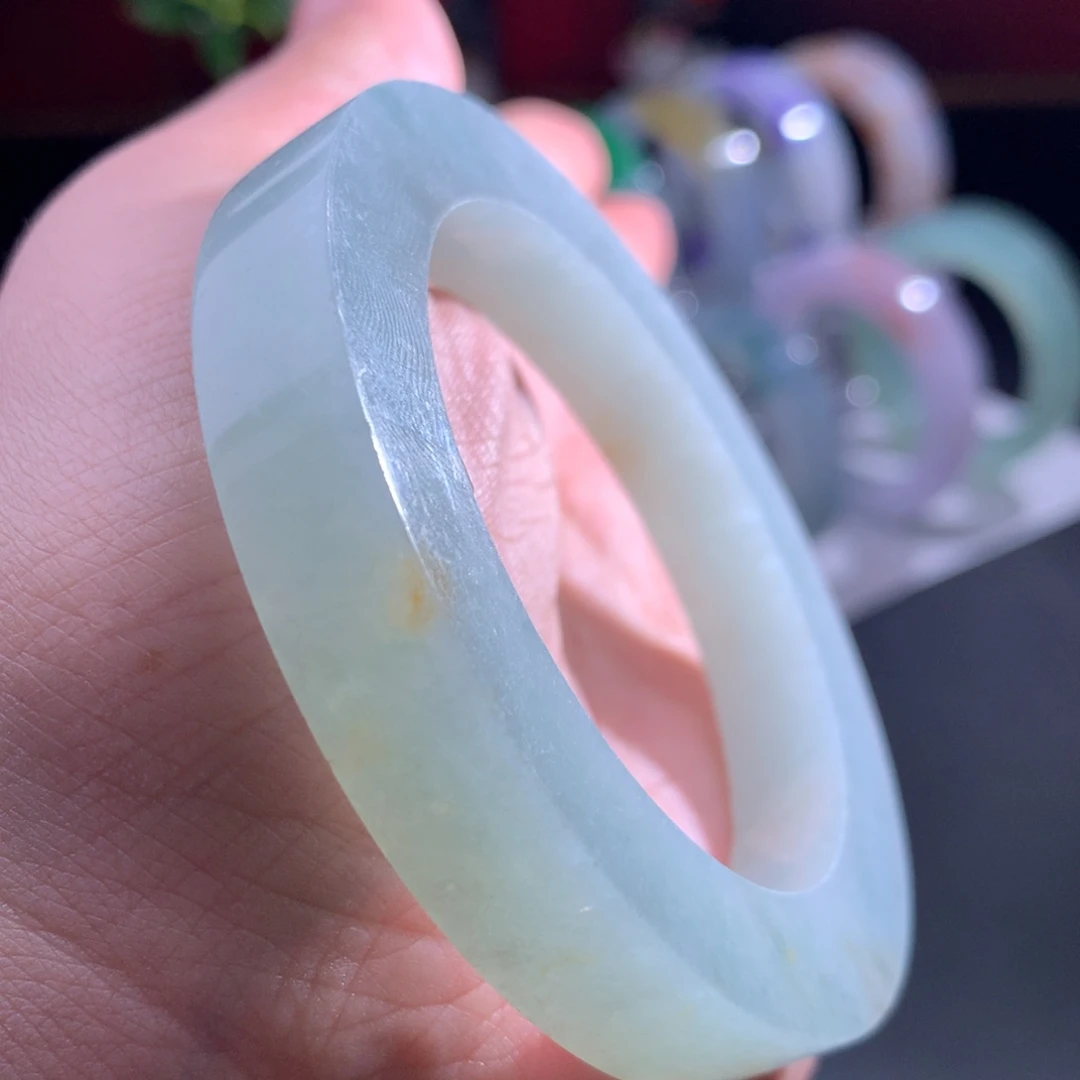 未镶嵌翡翠手镯定制翡翠
