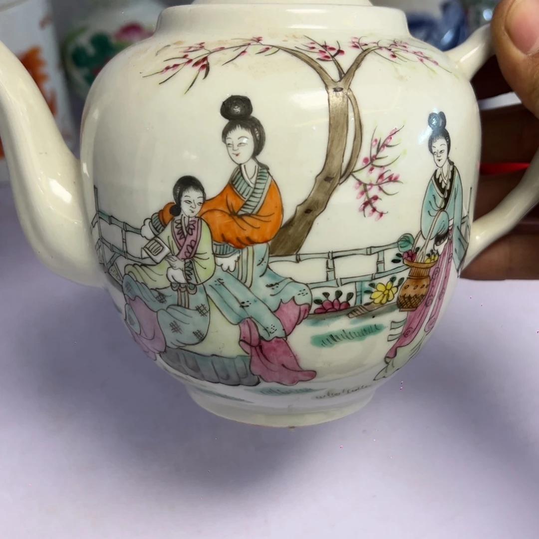 青***酒瓷片瓷器摆件、茶是在耳机