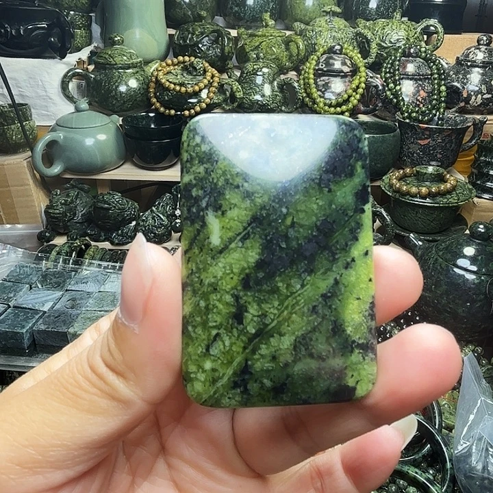 蛇纹石玉未镶嵌珠宝半成品藏玉药王石福利款黄翠无事牌