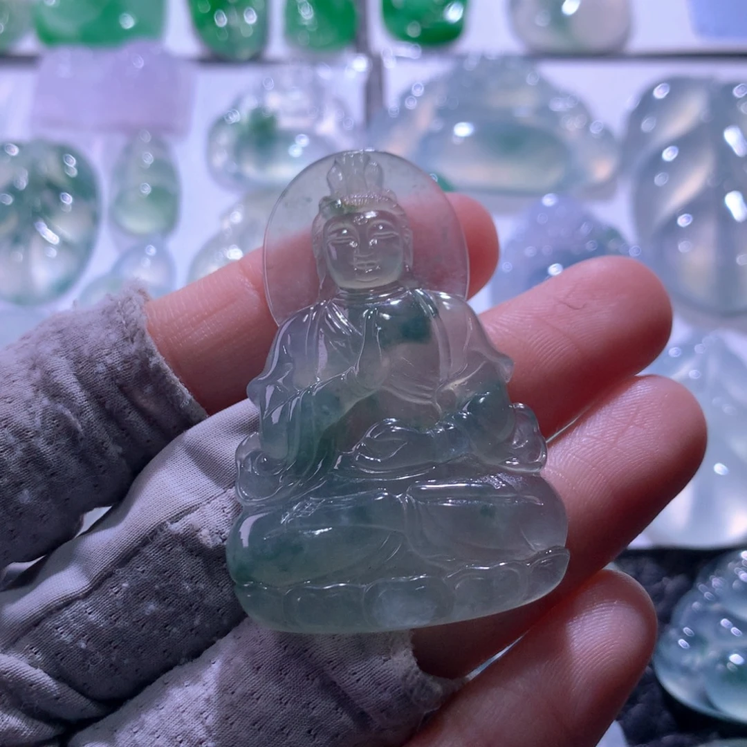 翡翠未镶嵌颈饰观音