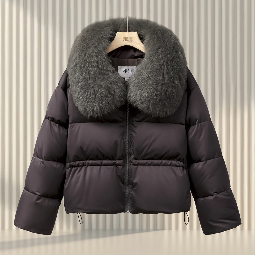 她池2025冬季新款女装时尚毛领宽松款长袖短款羽绒服T54B8081YA