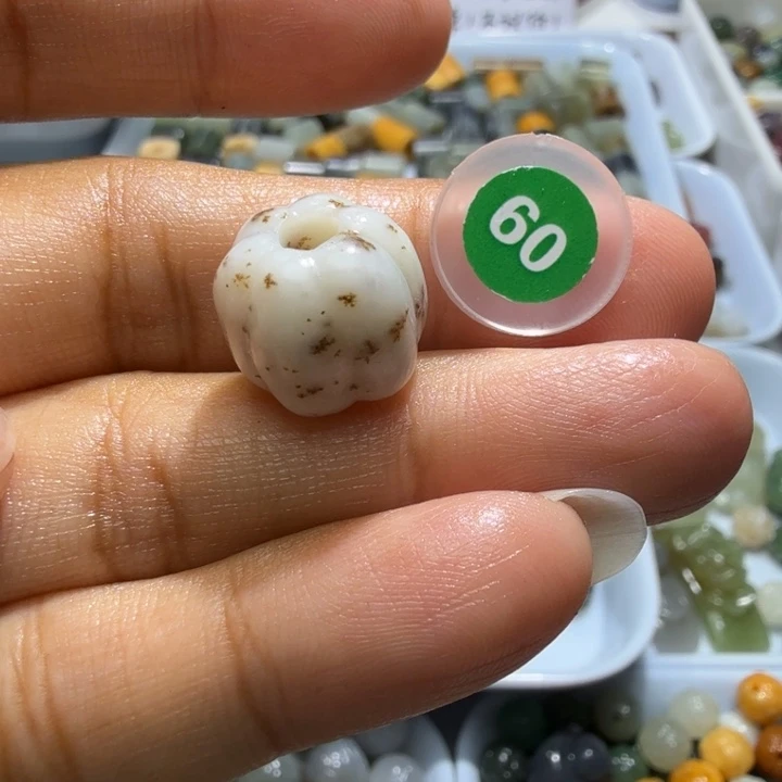 未镶嵌和田玉珠宝半成品
