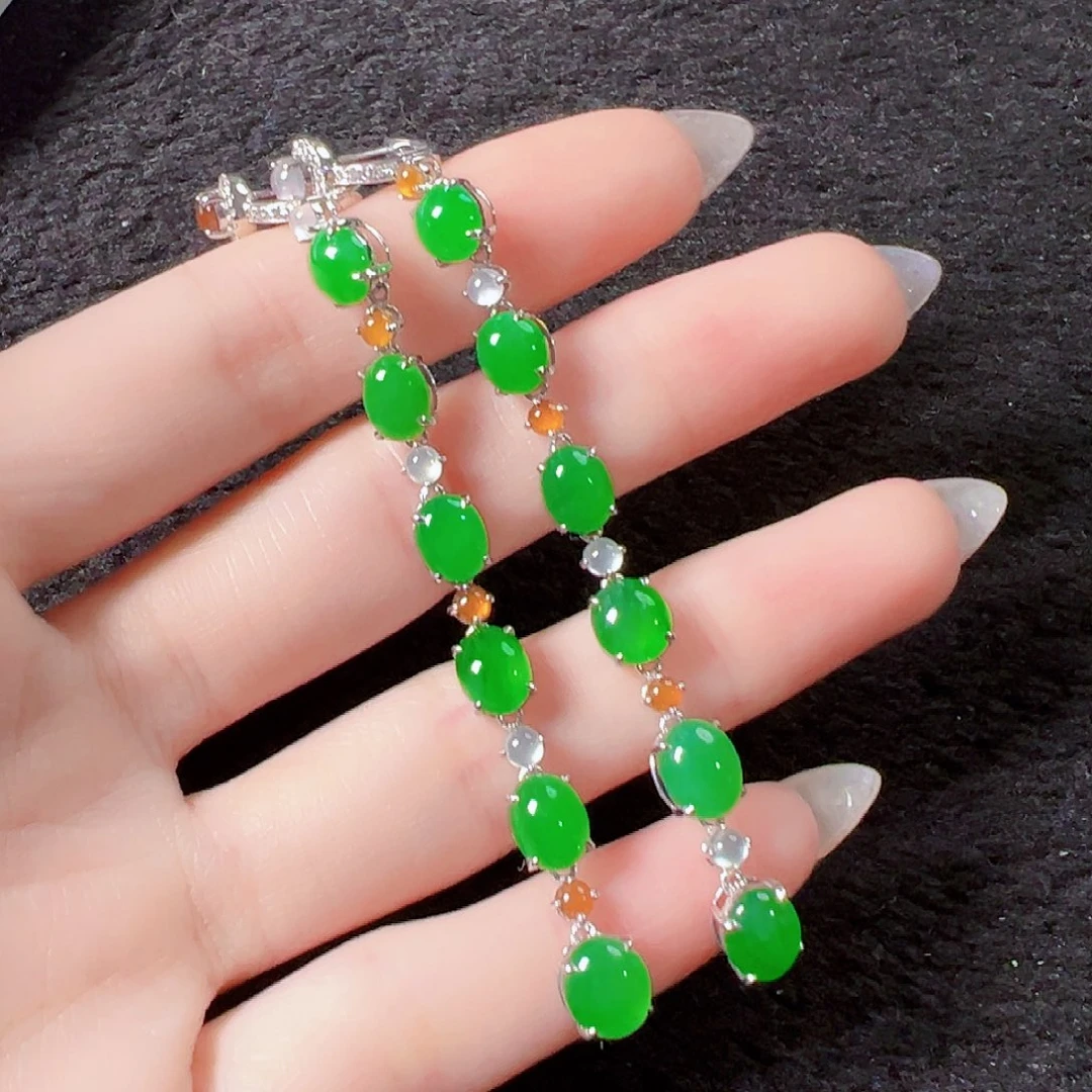 翡翠耳饰18K金镶嵌签收后24小时鉴赏期，过时不退