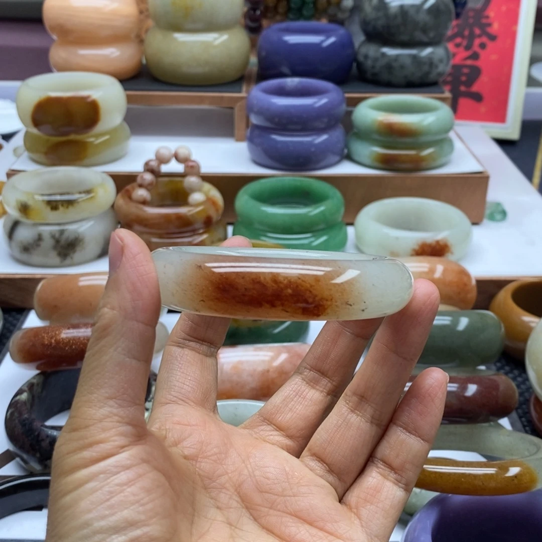 慧***眉未镶嵌手镯石英岩玉