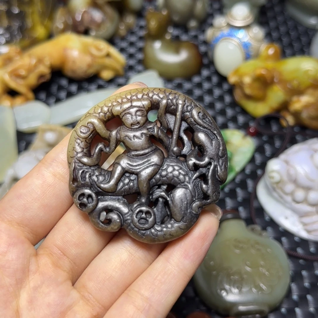 蛇纹石玉未镶嵌颈饰