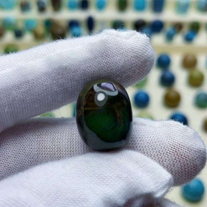 未镶嵌绿松石颈饰