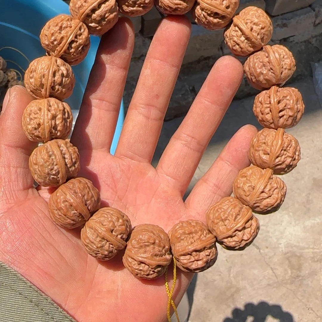 文玩核桃吊坠龙**步磨盘