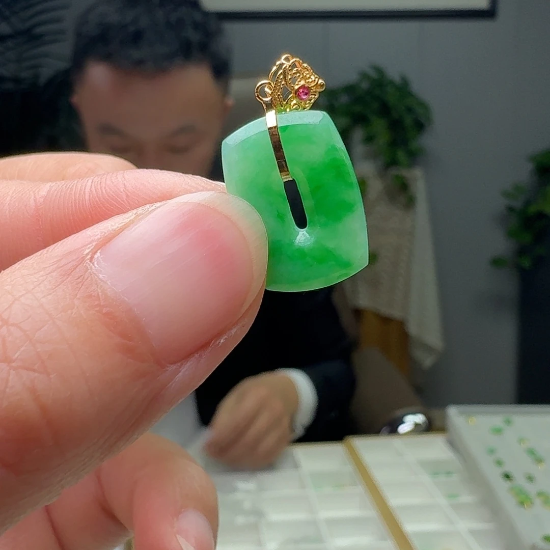 翡翠18K金镶嵌吊坠(不含链)天然