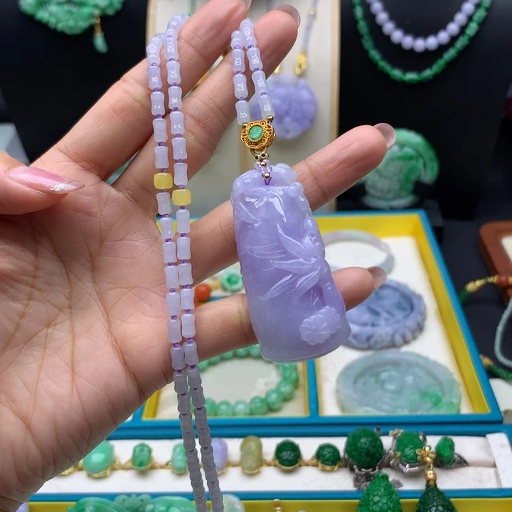 翡翠未镶嵌颈饰紫翡竹节