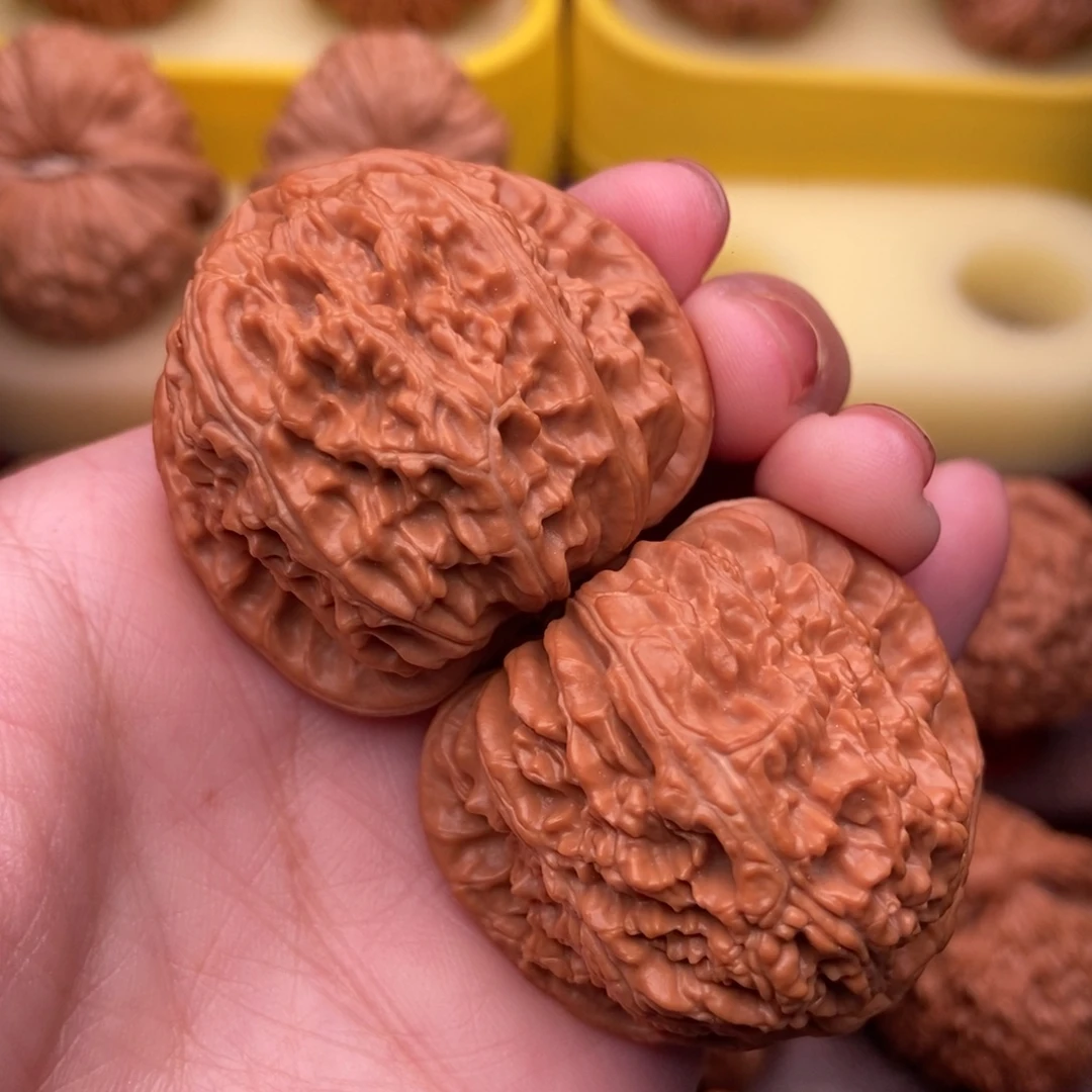 随***文玩核桃把件精品三角白狮子头41