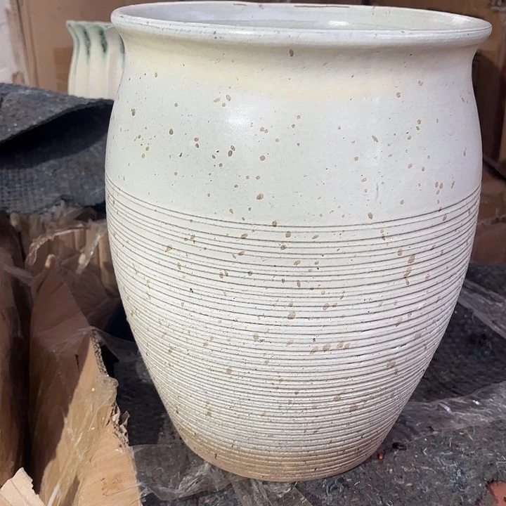 红陶白点口径24高度30