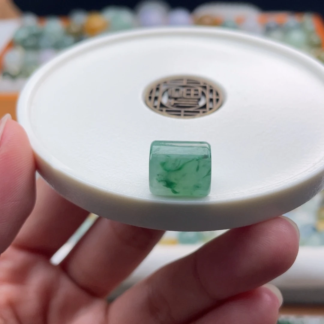 散珠翡翠天然缅甸翡翠a货飘花桶珠11.1×10,3