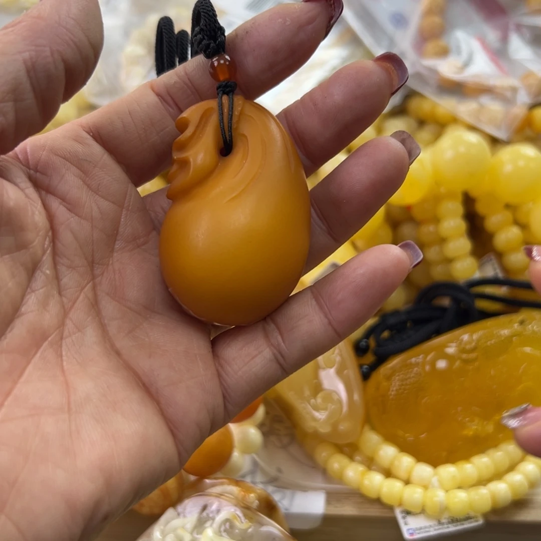 琥珀珠宝奇石未镶嵌
