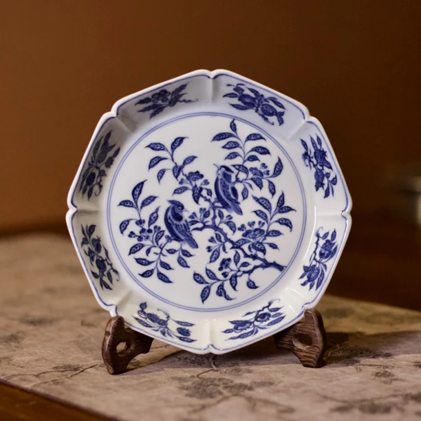 元煦和晓 青花绶带鸟葵口大壶承