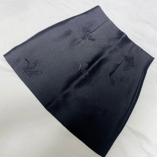 黑色五只蝴蝶半身裙-果梓9095