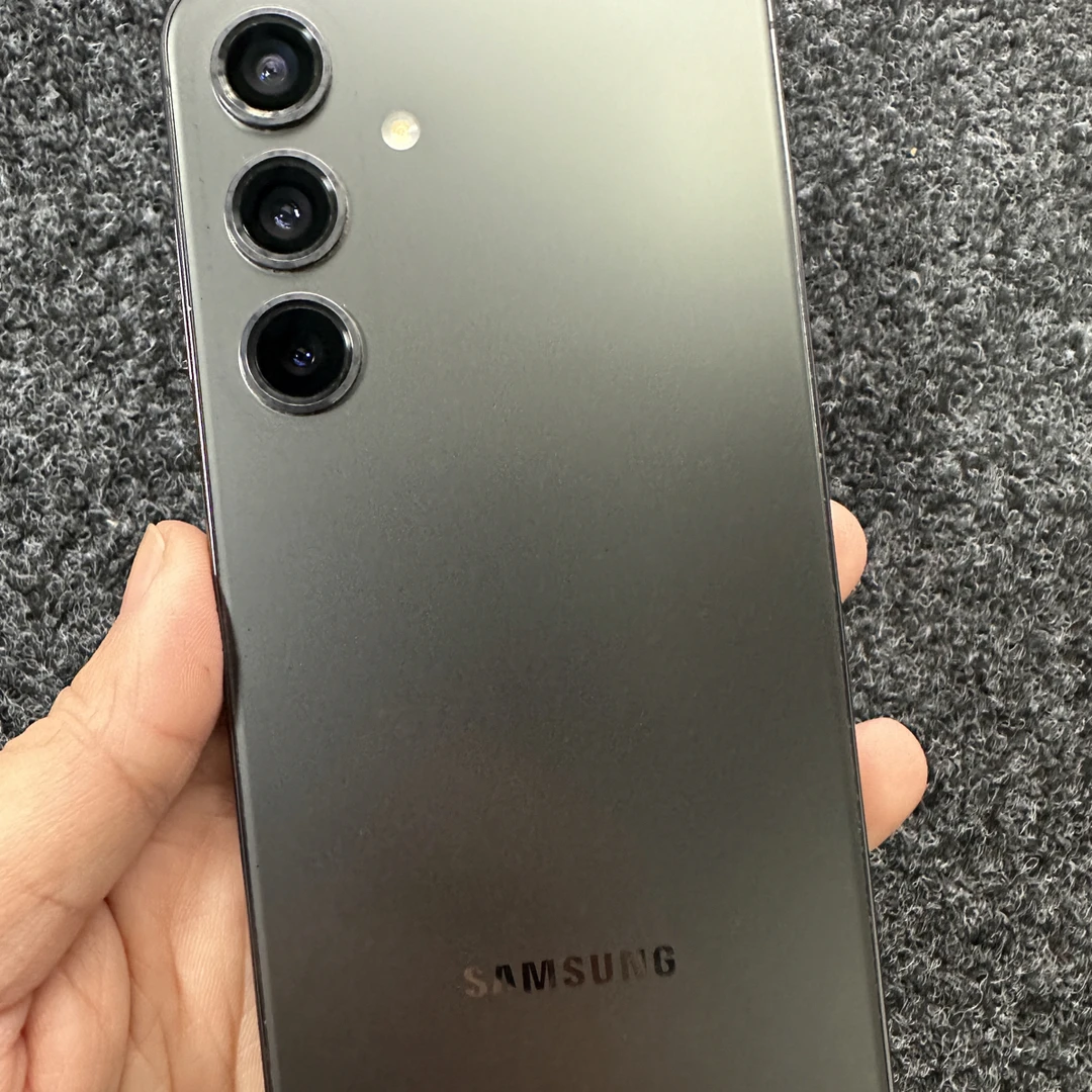 9新 Samsung/三星 S24  黑色 12+256g  高通骁龙8Gen3 原装无拆修