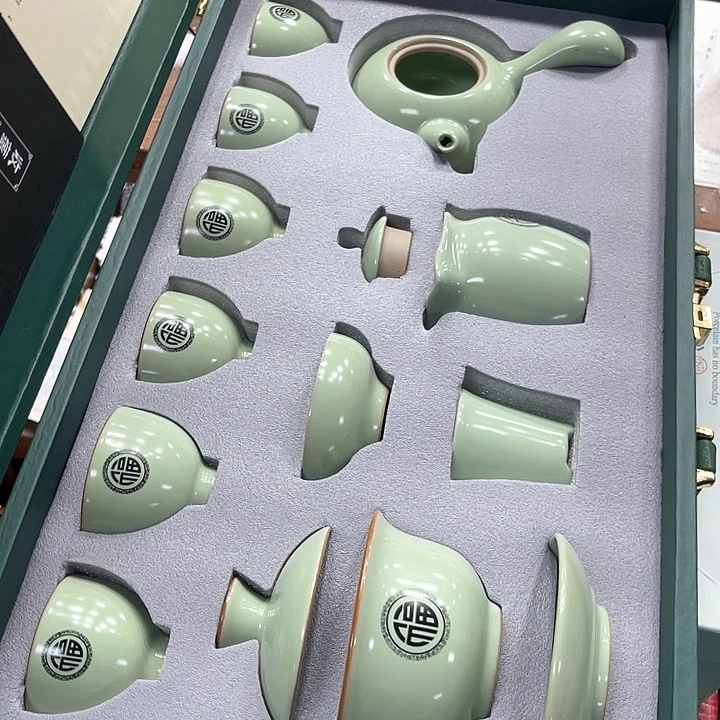 孤品茶具套装等。