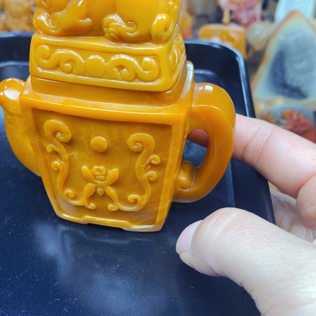 未镶嵌石英质玉（黄龙玉）颈饰