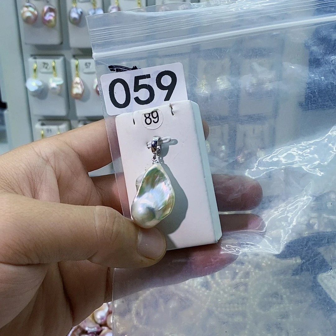 淡水珍珠合金颈饰