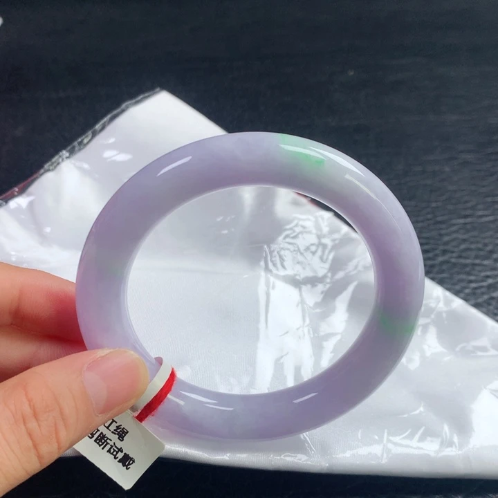翡翠手镯（圆镯）未镶嵌57圈