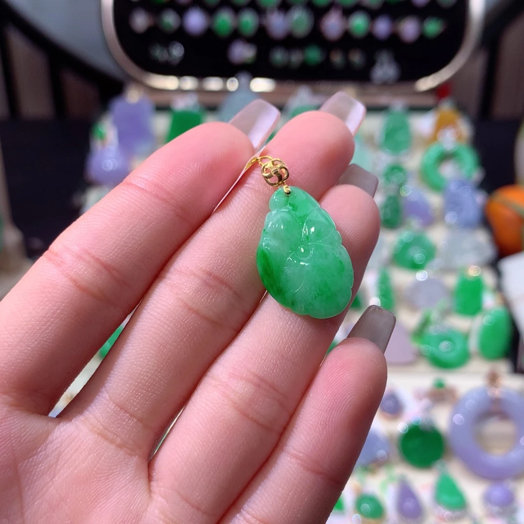 翡翠颈饰18K金镶嵌翡翠