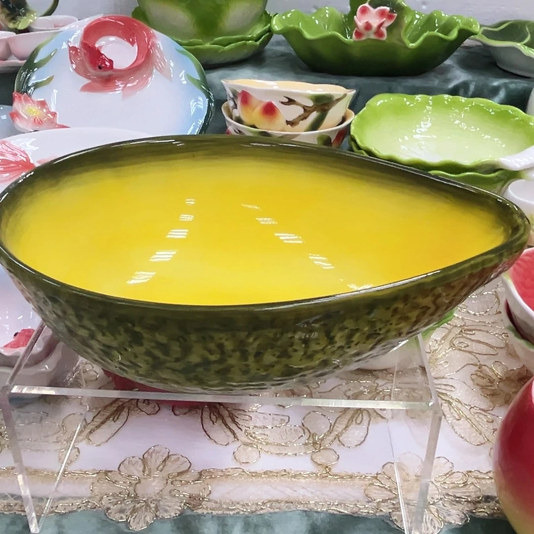 琉璃手工艺品陶瓷制品和其他材料中