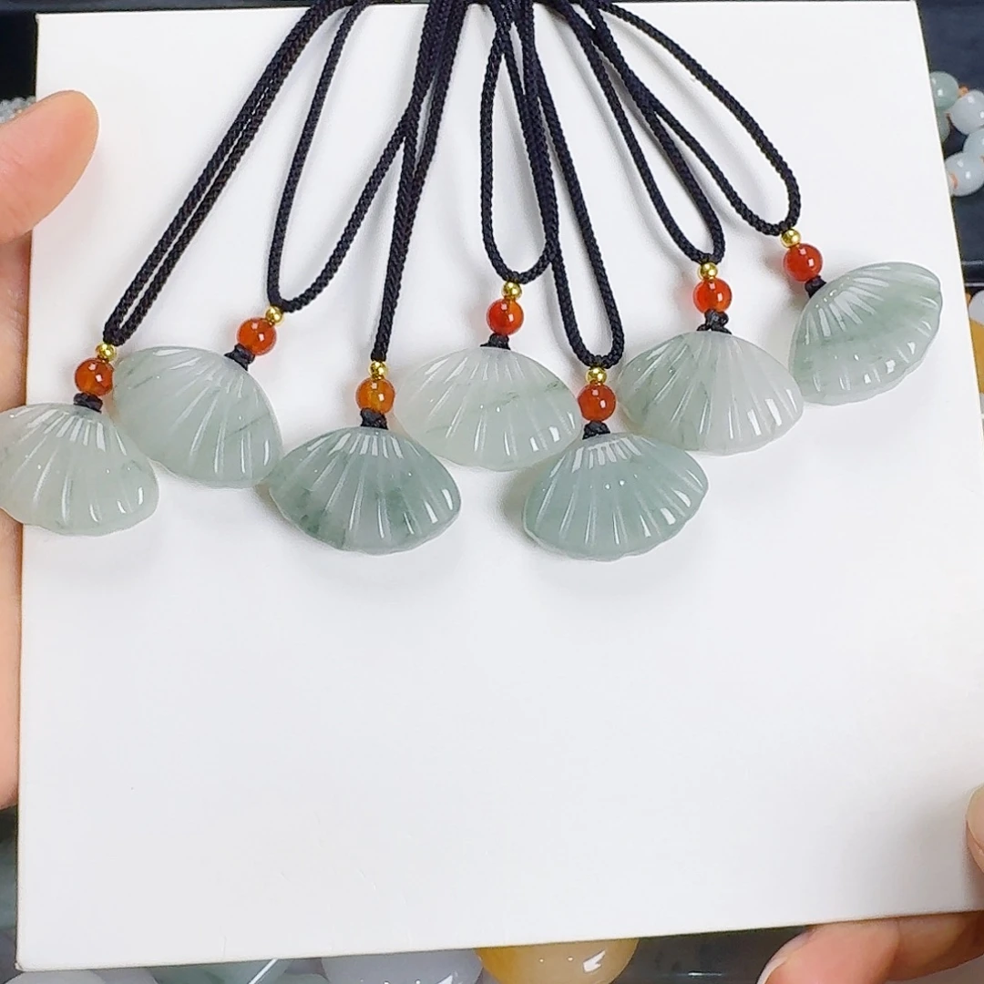 石英质玉未镶嵌颈饰吊坠多样性发其一