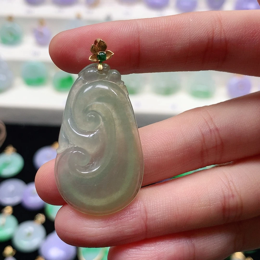 颈饰18K金镶嵌翡翠翡翠吊坠