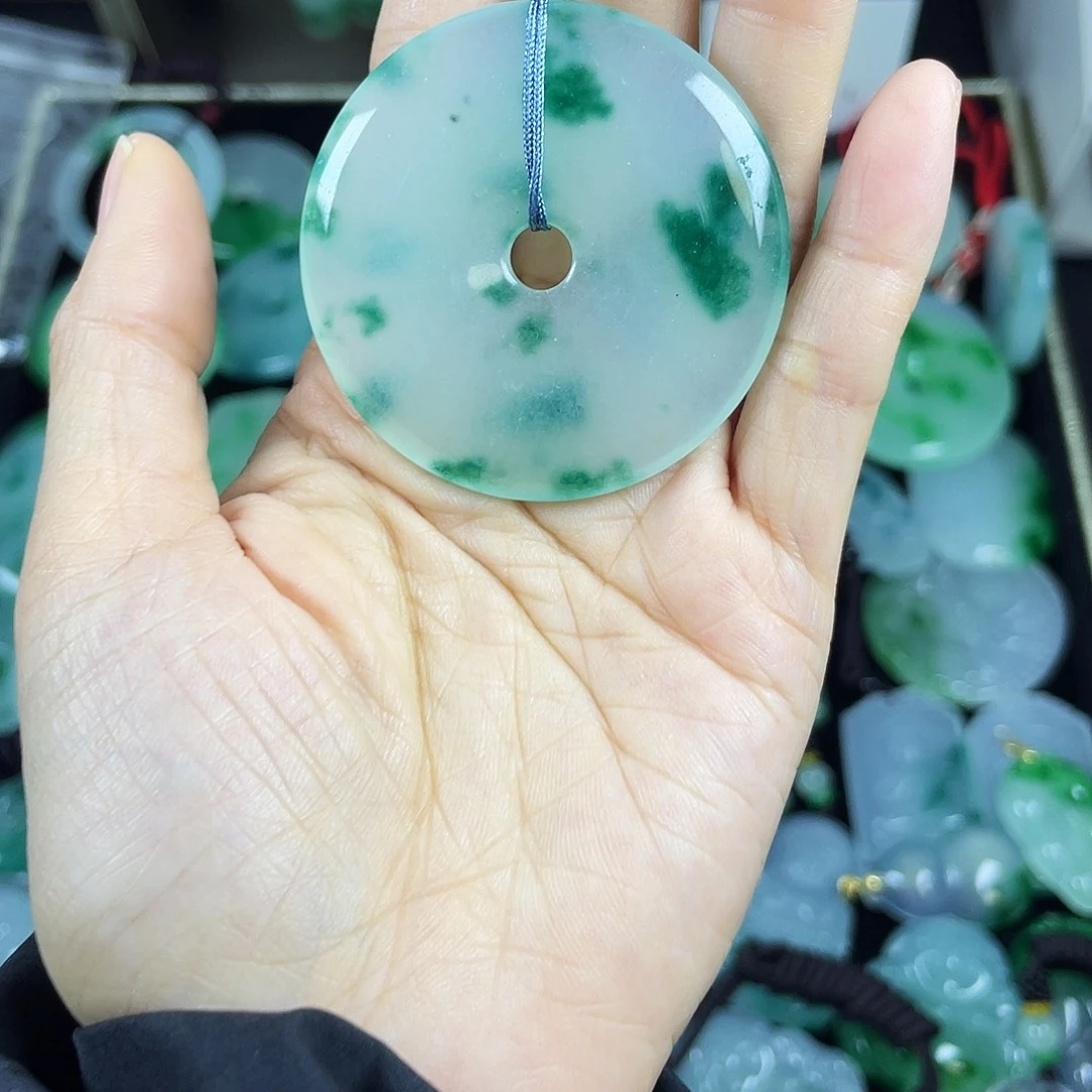 翡翠未镶嵌颈饰吊坠