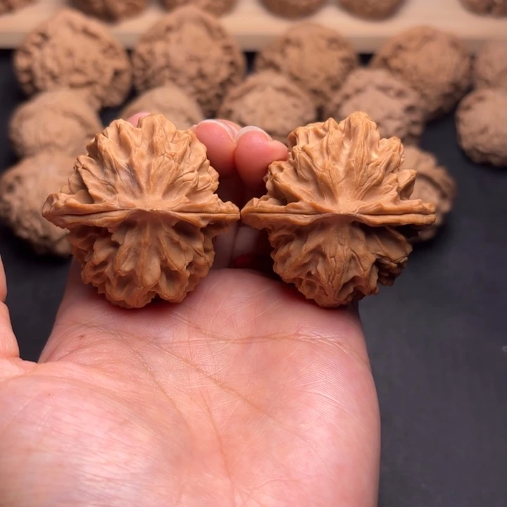 文玩核桃把件44龙鳞克重50.8