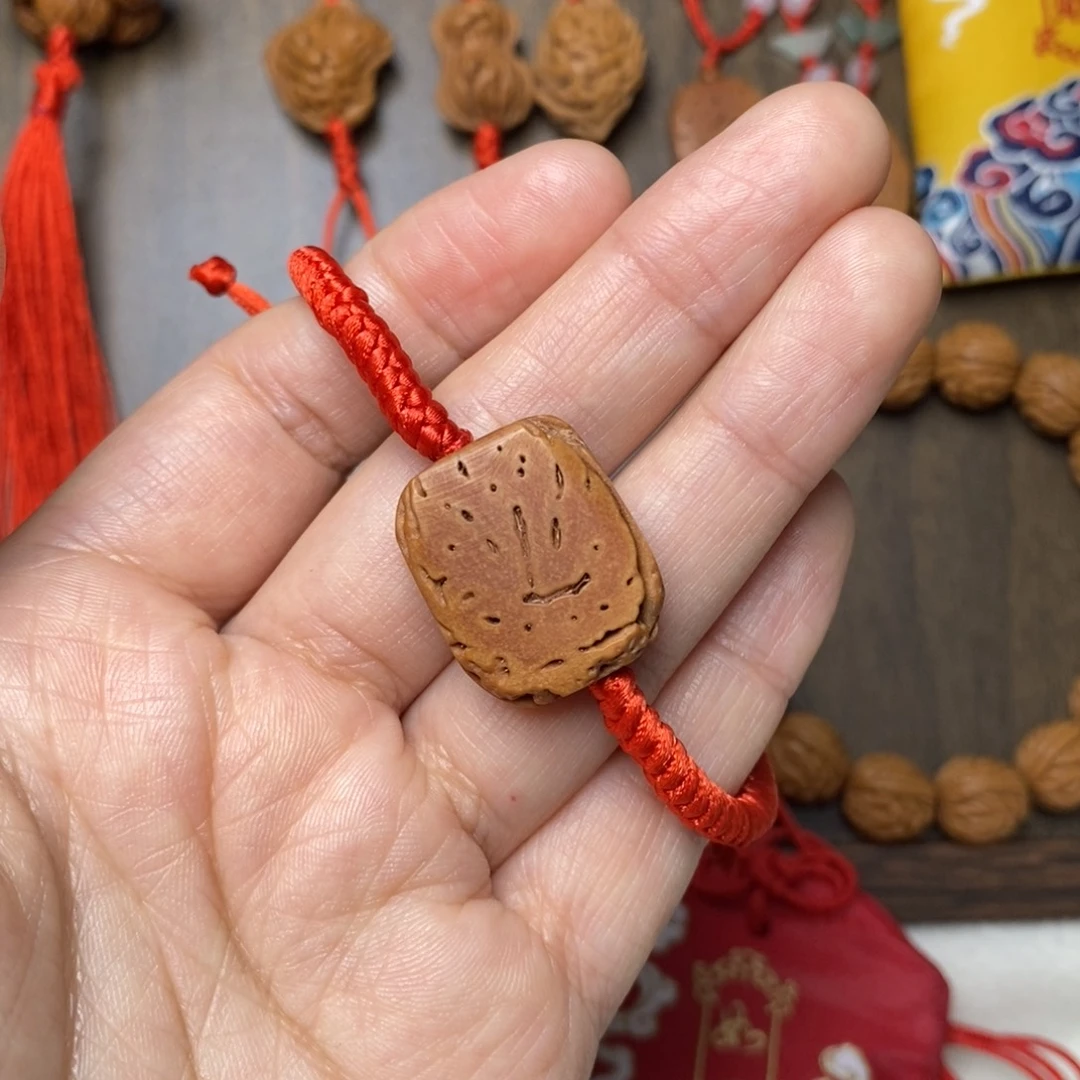 桃核吊坠桃枭无事牌手链