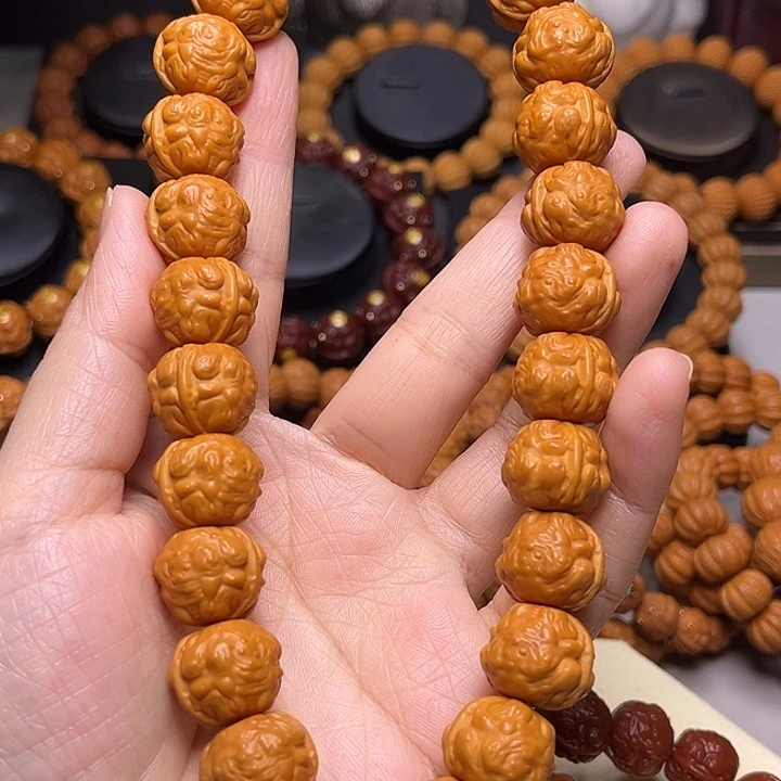 文玩核桃吊坠手持