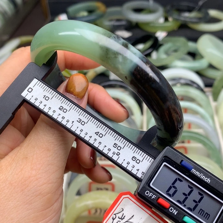 蛇纹石玉未镶嵌手镯336