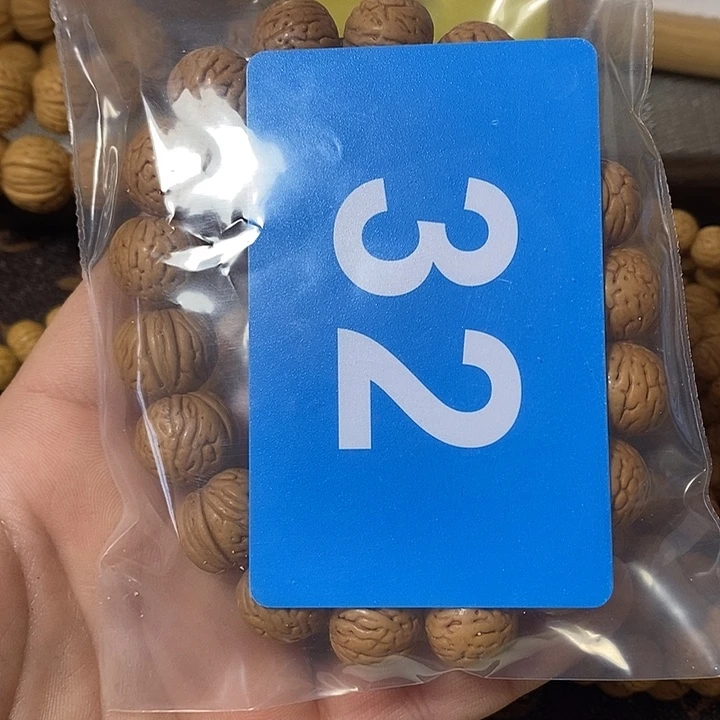 手串桃核顺顺利利88.88。 32