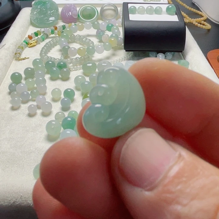 翡翠未镶嵌颈饰天然缅甸翡翠A货